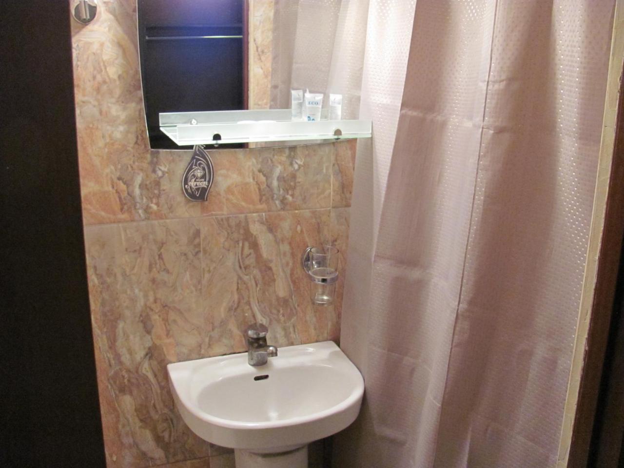 Lucky Travelers Room Tbilisi ภายนอก รูปภาพ