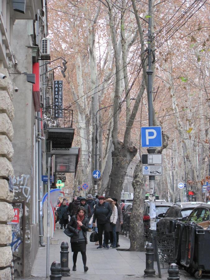 Lucky Travelers Room Tbilisi ภายนอก รูปภาพ